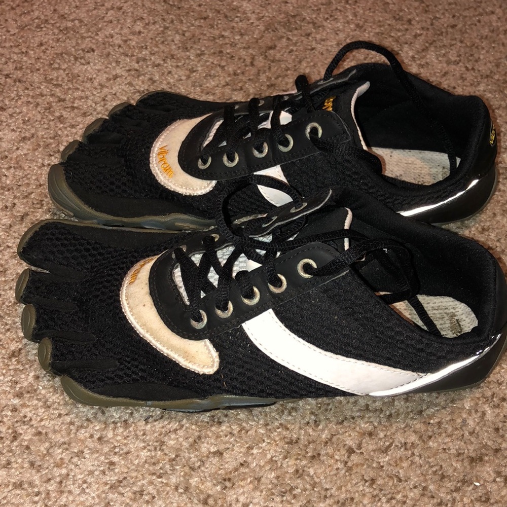 Vibram toe shoes